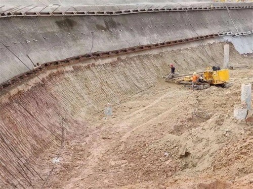 玉树基坑边坡加固